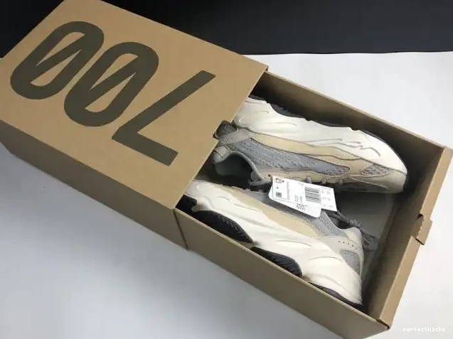 Cream Yeezy Adidas Cream 700 GY7924 Boost V2 0613